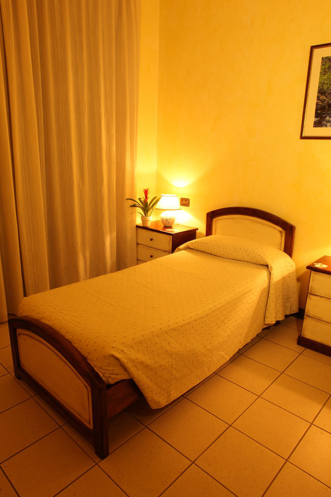 Arcobaleno Rooms Кальяри Экстерьер фото