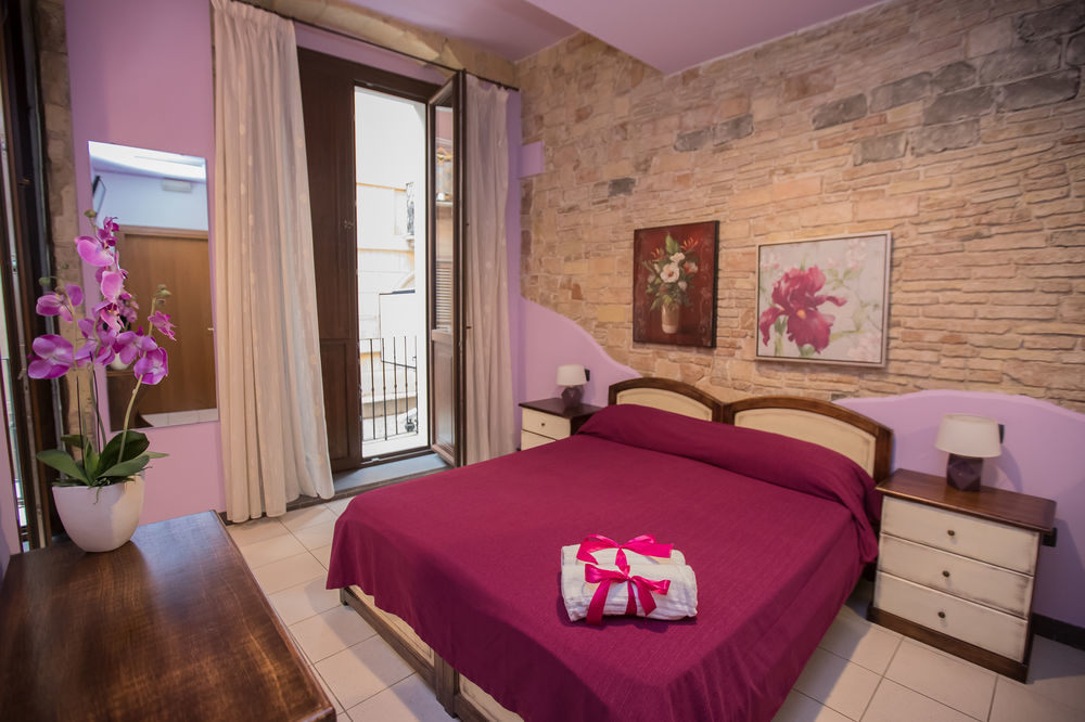 Arcobaleno Rooms Кальяри Экстерьер фото